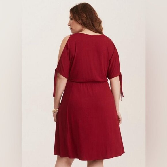 Women’s torrid 1 Red Cold Shoulder Jersey Skater Dress - Picture 13 of 13